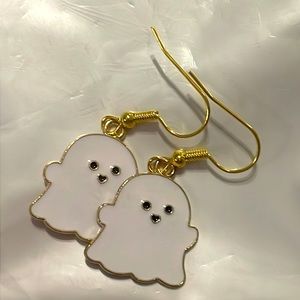 NWT adorable little ghostie earrings